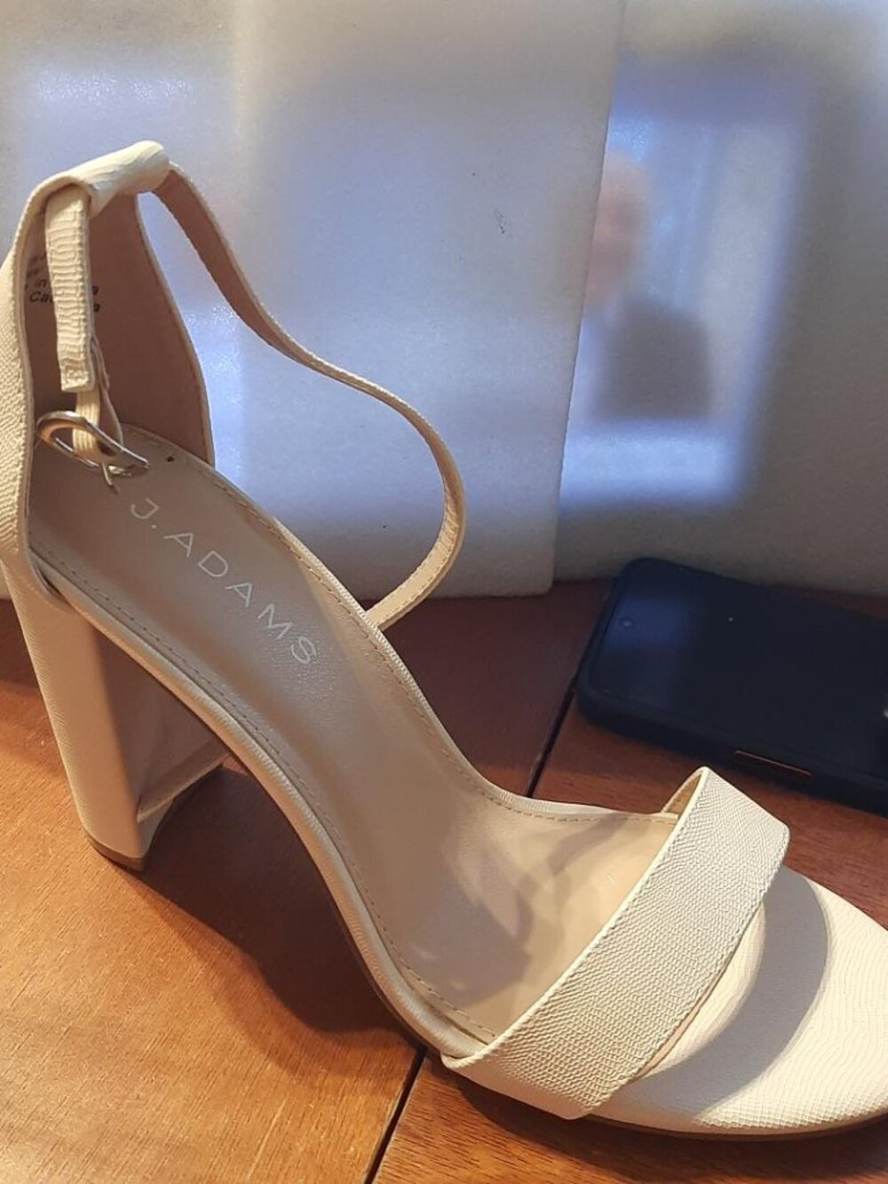 NEW ! J. Adams Shirley Block Heel Crocskin Sandal Hand Made In China Ivory Sz 10